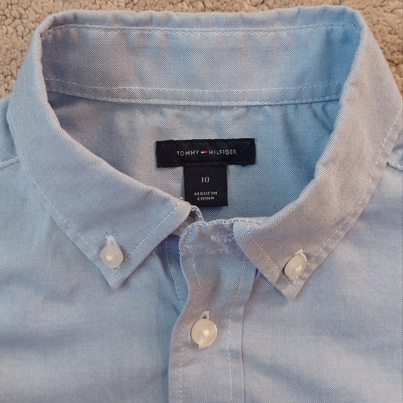 Boy's Tommy Hilfiger Oxford Button Down Shirt - Light Blue (Size 10) - Picture 4 of 5